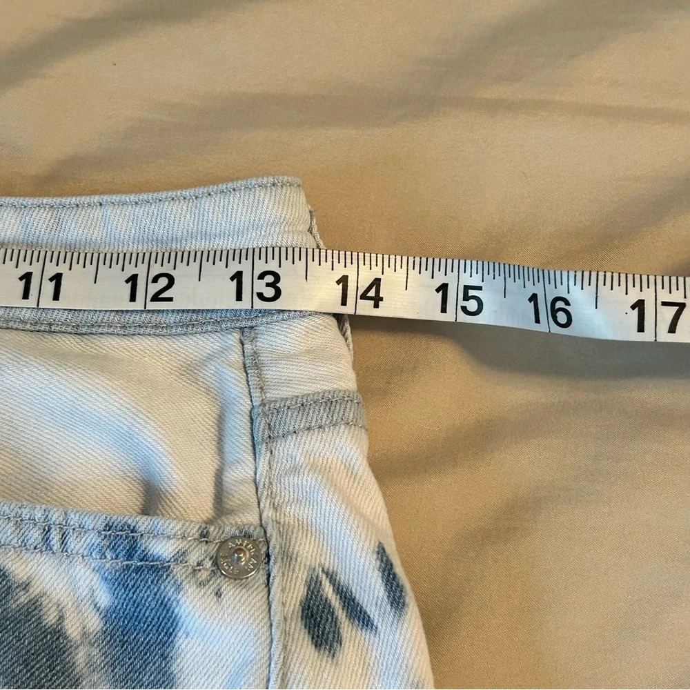 American Eagle Highest Rise Mom Short Acid Wash Shorts Women’s 2 Distressed Hem - Picture 10 of 11